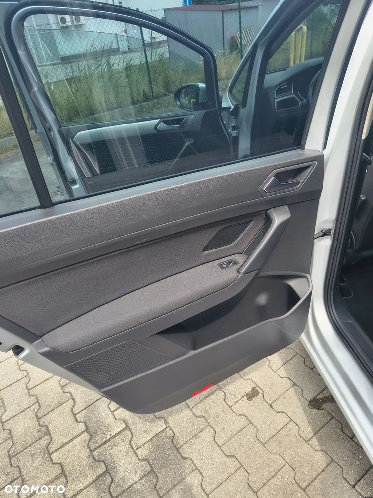 Volkswagen Touran - 24