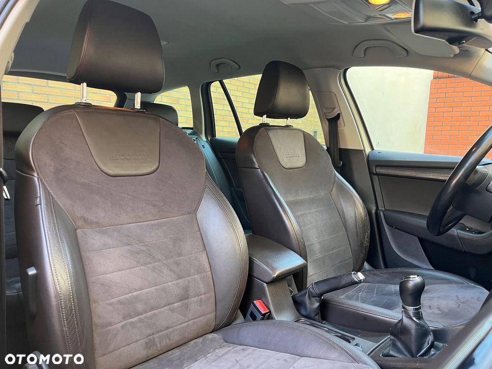 Skoda Octavia 2.0 TDI 4x4 Scout - 32