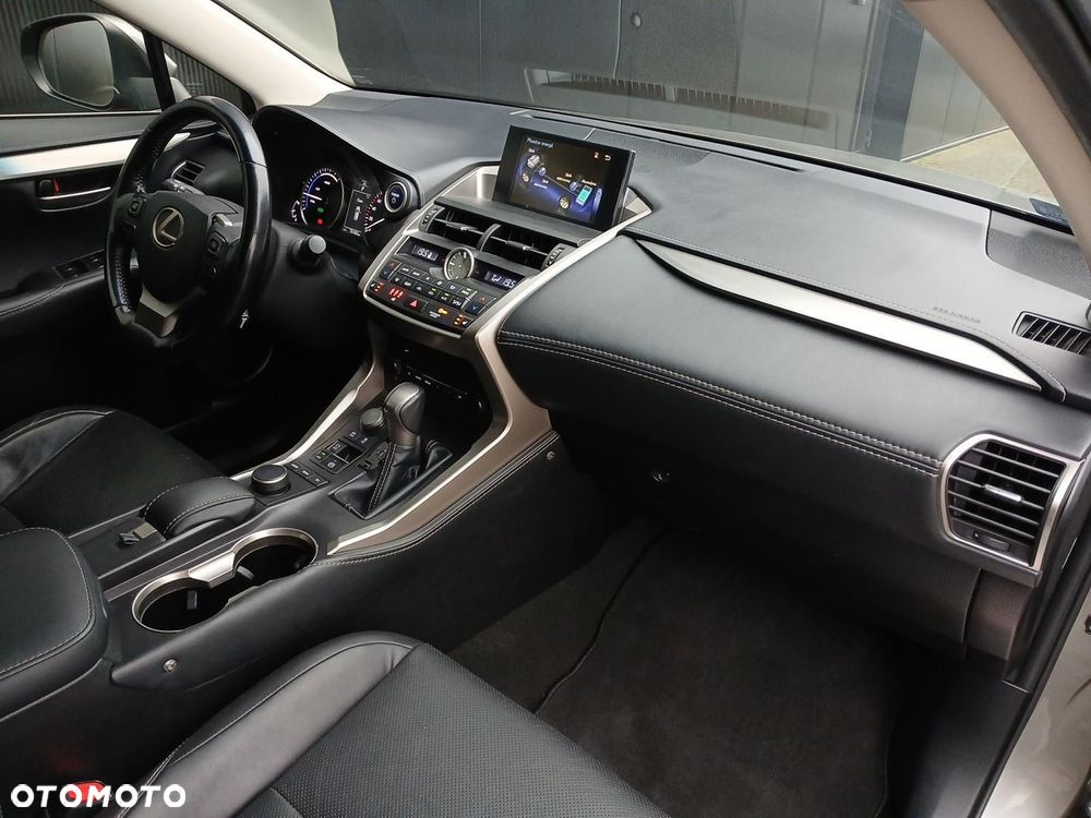 Lexus NX 300h Comfort AWD - 23