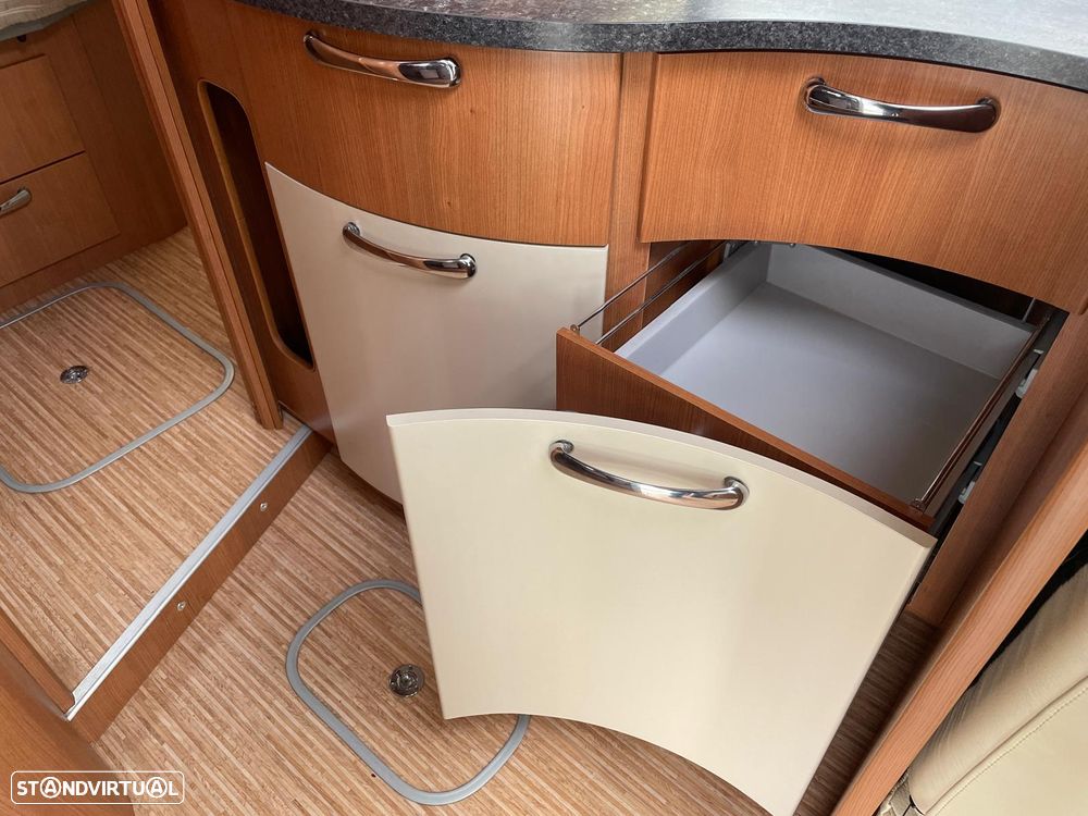 Pilote Explorateur G742 c/Cama Central - Autocaravana - 17