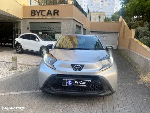 Toyota Aygo X 1.0 Play CVT - 1
