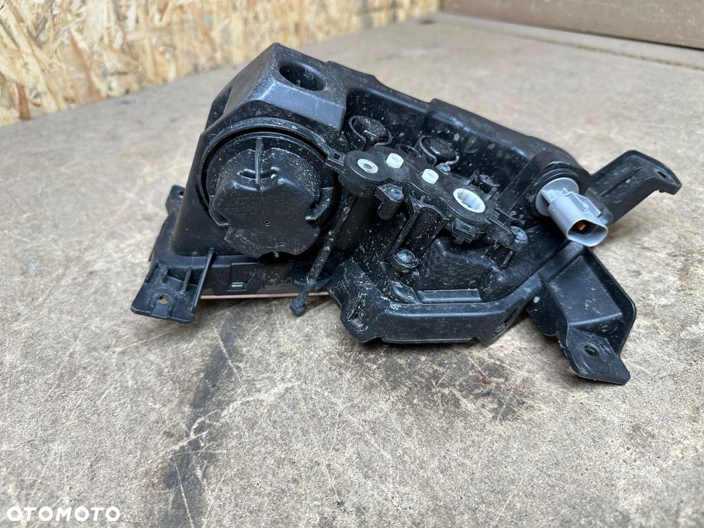 KIA NIRO II DRL PRAWY HALOGEN 92202-AT - 6