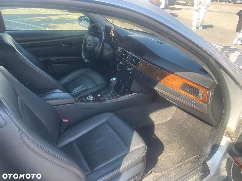 BMW Seria 3 325i - 9