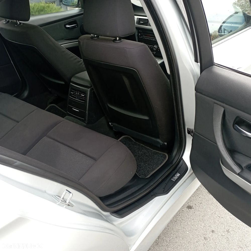 BMW Seria 3 ver-1-4-tsi-green-tec-ambition - 17