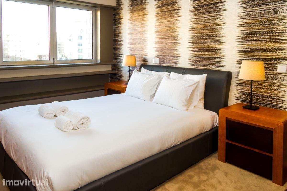 Apartamento com 3 quartos - localizado em Porto - Grande imagem: 2/33