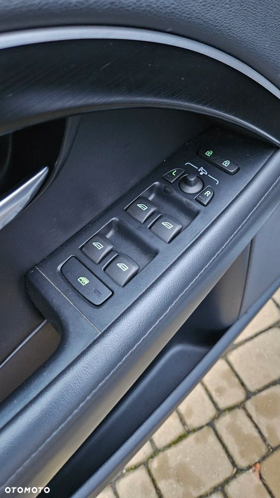 Volvo V70 D3 Momentum - 21