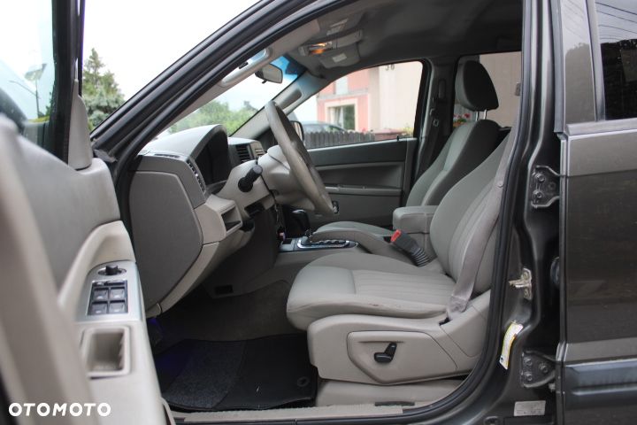 Jeep Grand Cherokee - 9