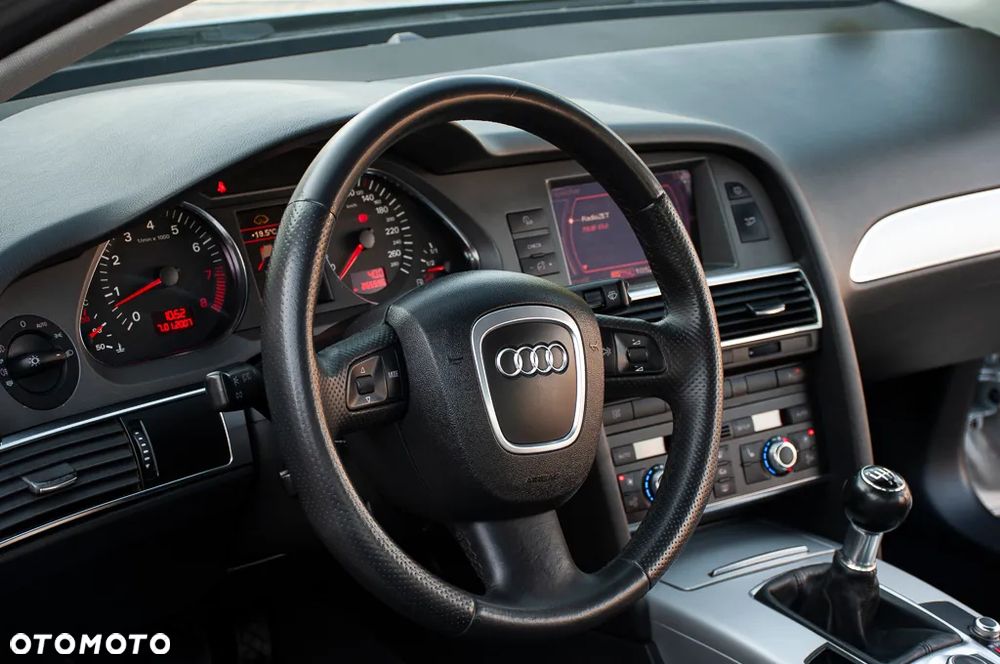Audi A6 Limousine 2.4 - 36