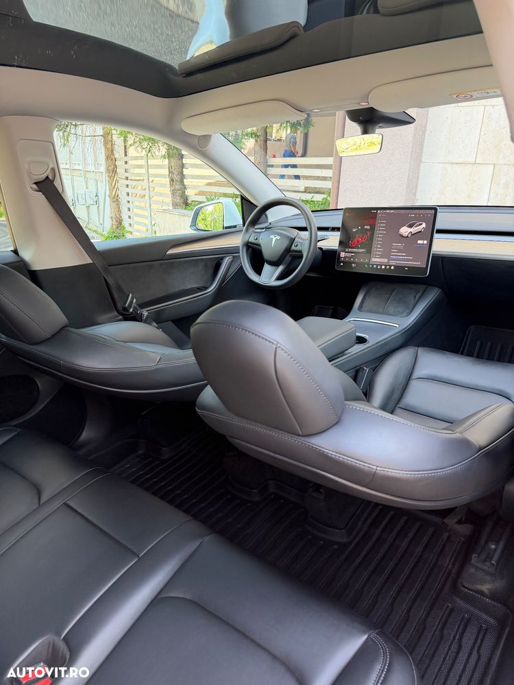 Tesla Model Y Long Range Dual Motor AWD - 10