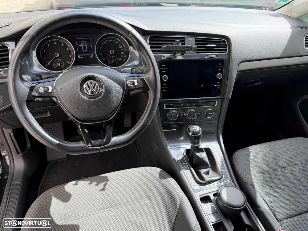 VW Golf - 5