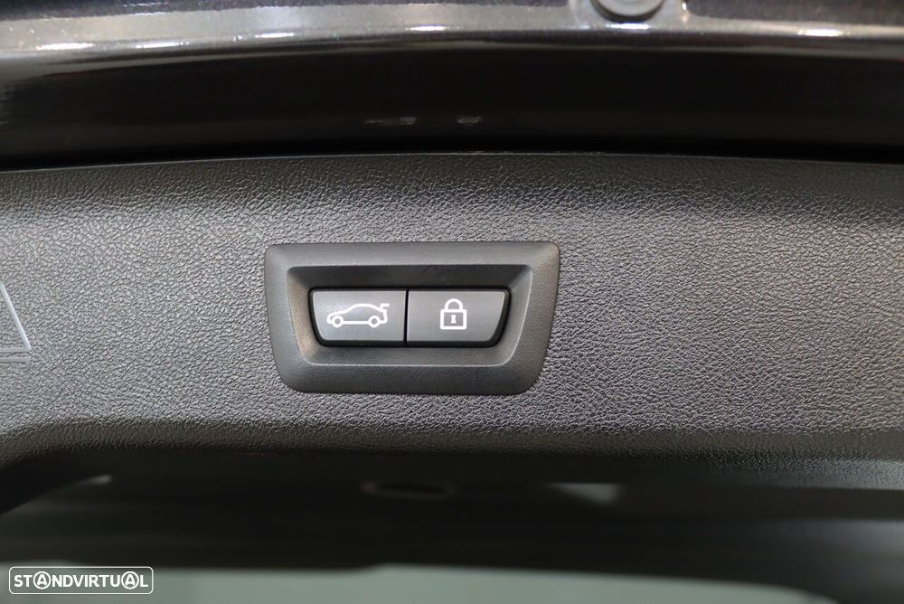 BMW 520 d Pack Desportivo M Auto - 9