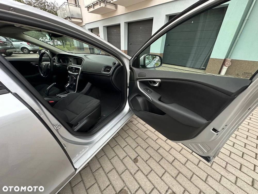 Volvo V40 D3 Drive-E R-Design Kinetic - 17