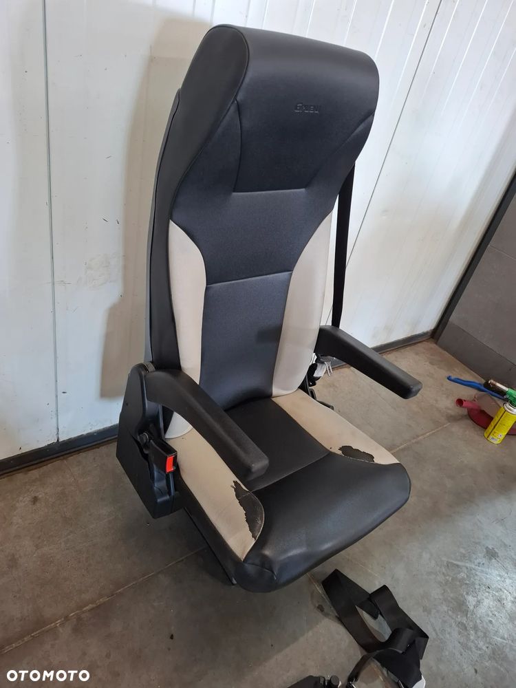 Fotel do karetki obrotowy GRUAU - 4