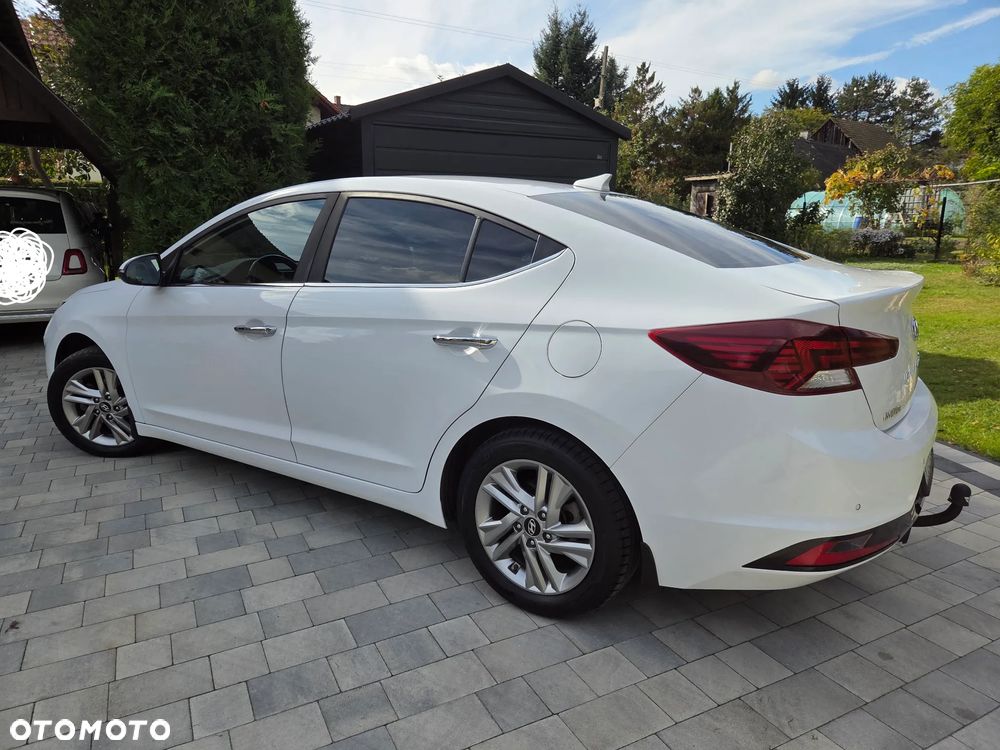 Hyundai Elantra - 13