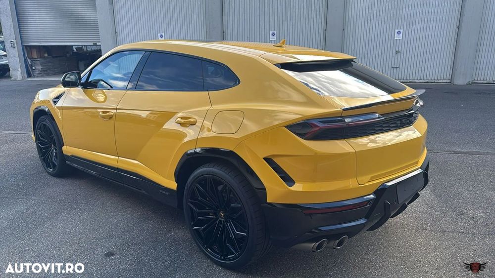 Lamborghini URUS - 4