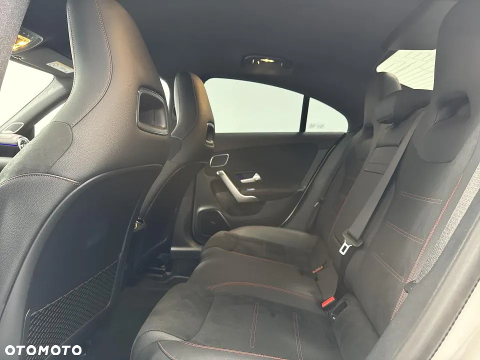 Mercedes-Benz CLA 200 AMG Line 7G-DCT - 20
