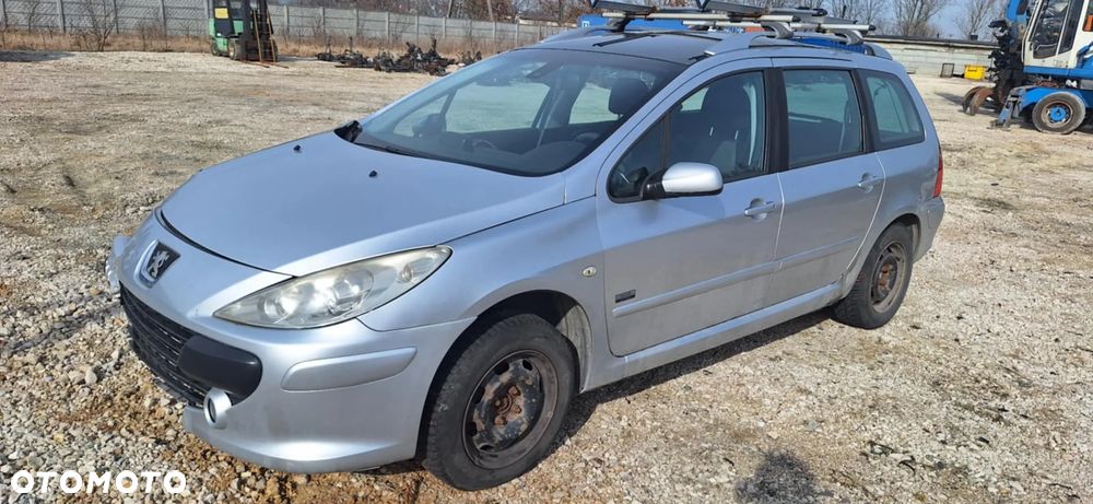 PEUGEOT 307 LIFT SW lampa prawy tył - 3