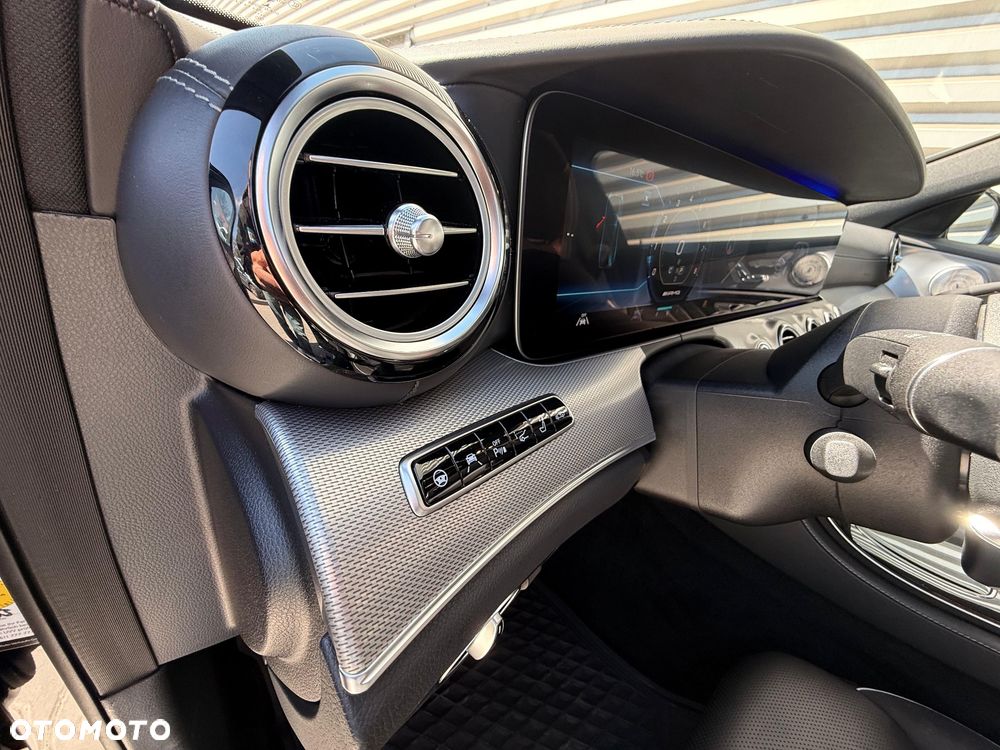 Mercedes-Benz Klasa E AMG 63 S 4Matic+ 9G-TRONIC - 17