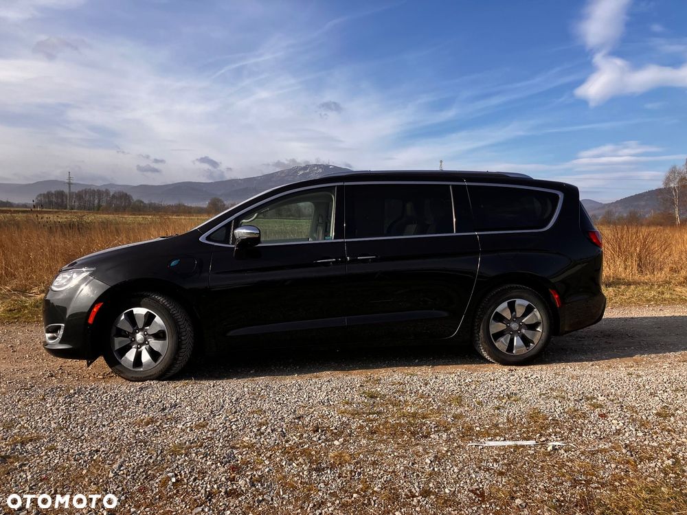 Chrysler Pacifica - 4