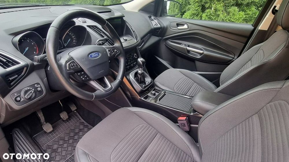 Ford Kuga - 12