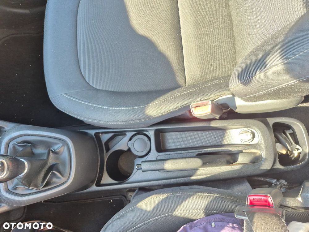 Hyundai i10 1.2 Fifa World Cup Edition - 24