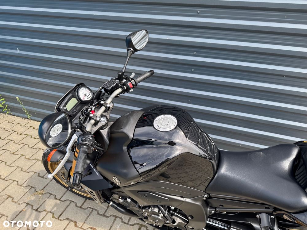 Yamaha FZ8 - 8