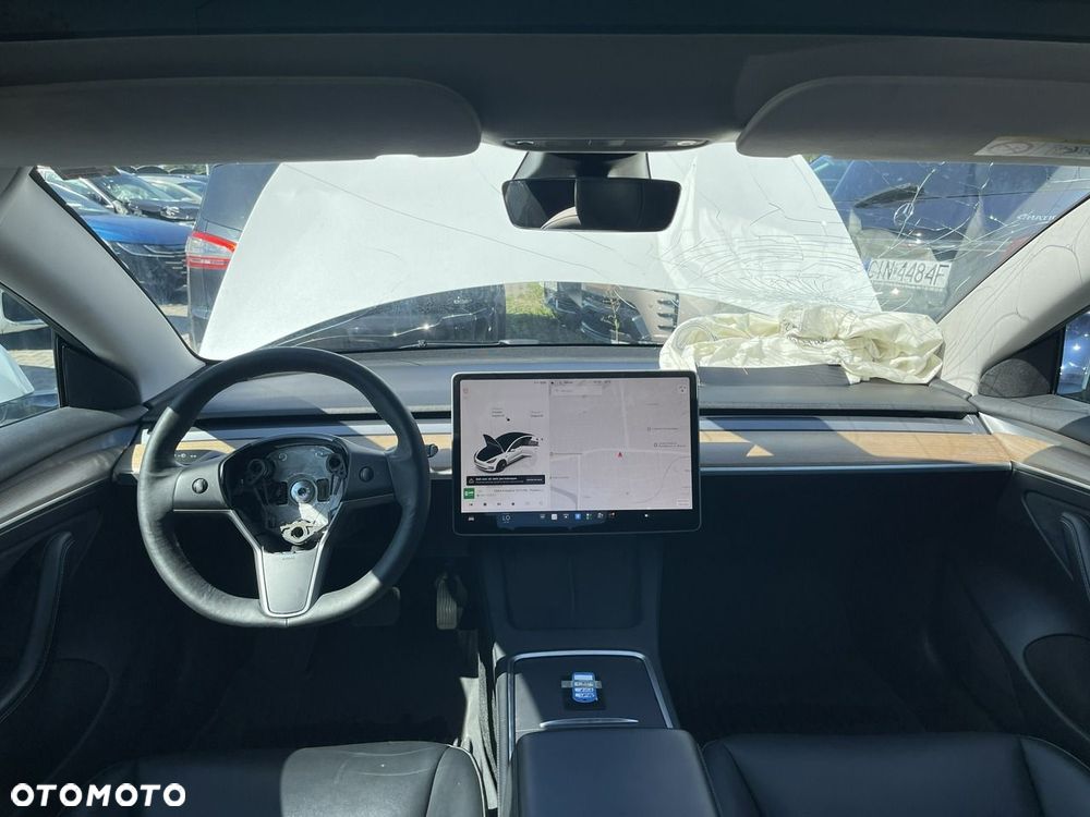 Tesla Model 3 - 9