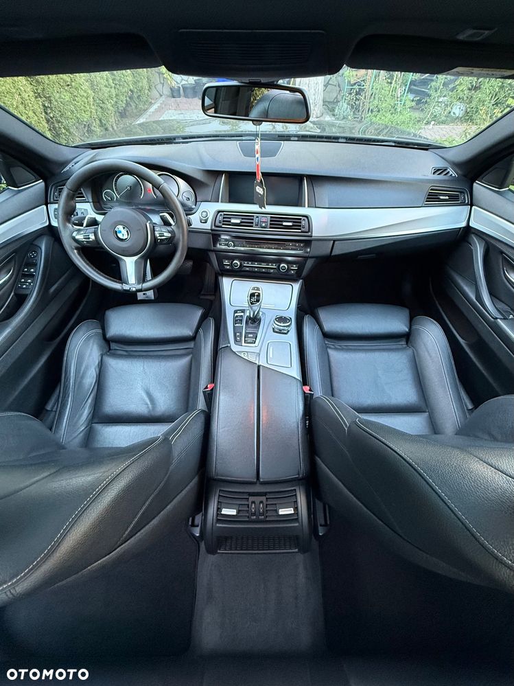 BMW Seria 5 525d xDrive - 27