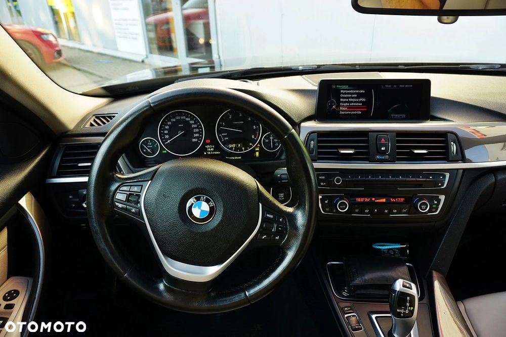 BMW Seria 3 330d Modern Line - 33