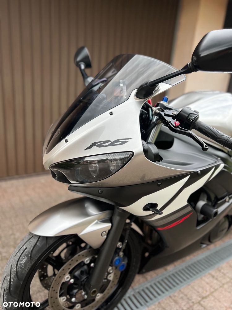 Yamaha R6 - 25