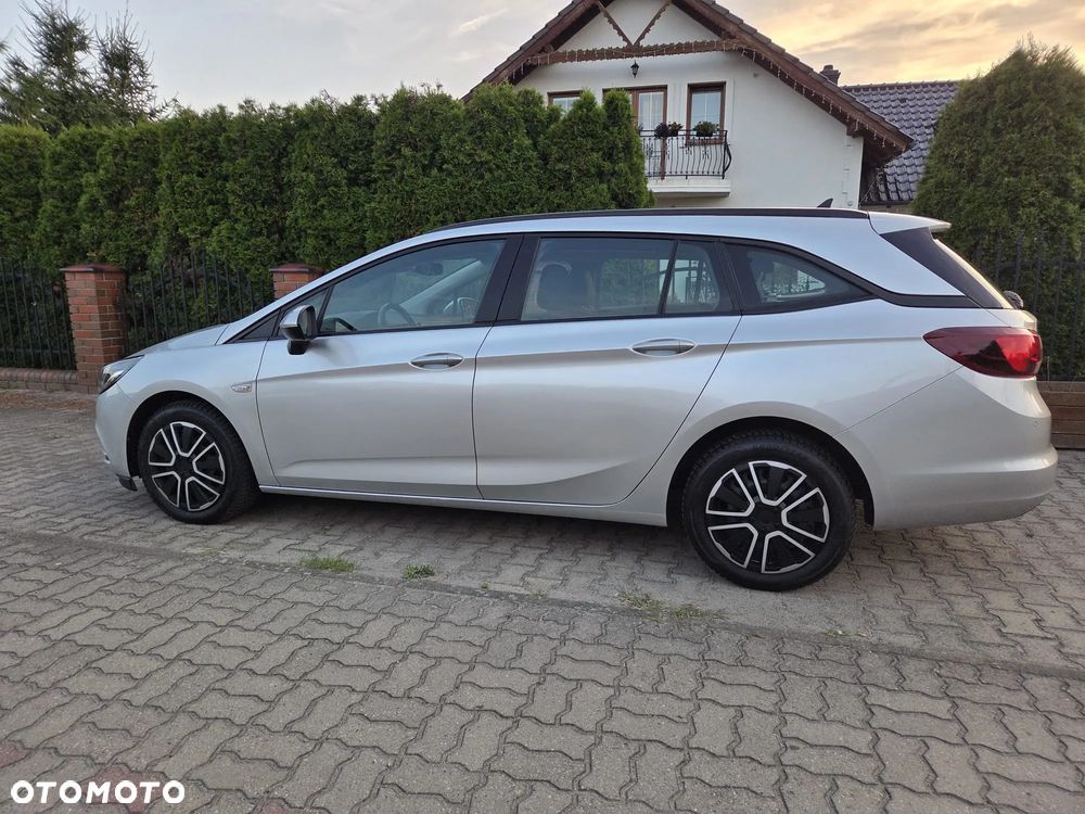 Opel Astra 1.6 CDTI Essentia S&S - 9