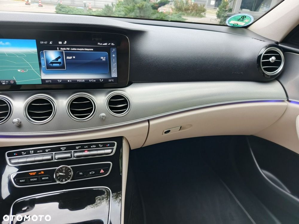 Mercedes-Benz Klasa E 220 d 9G-TRONIC - 19