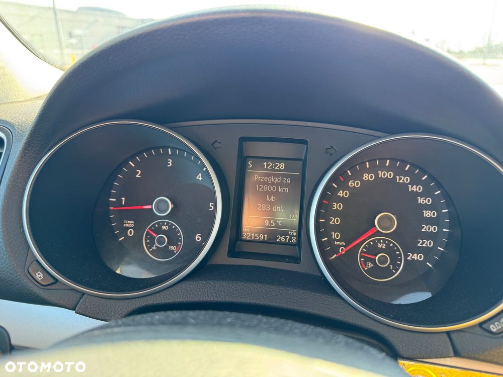 Volkswagen Golf - 8