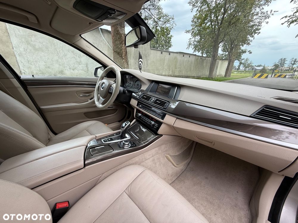 BMW Seria 5 525d xDrive Modern Line - 7