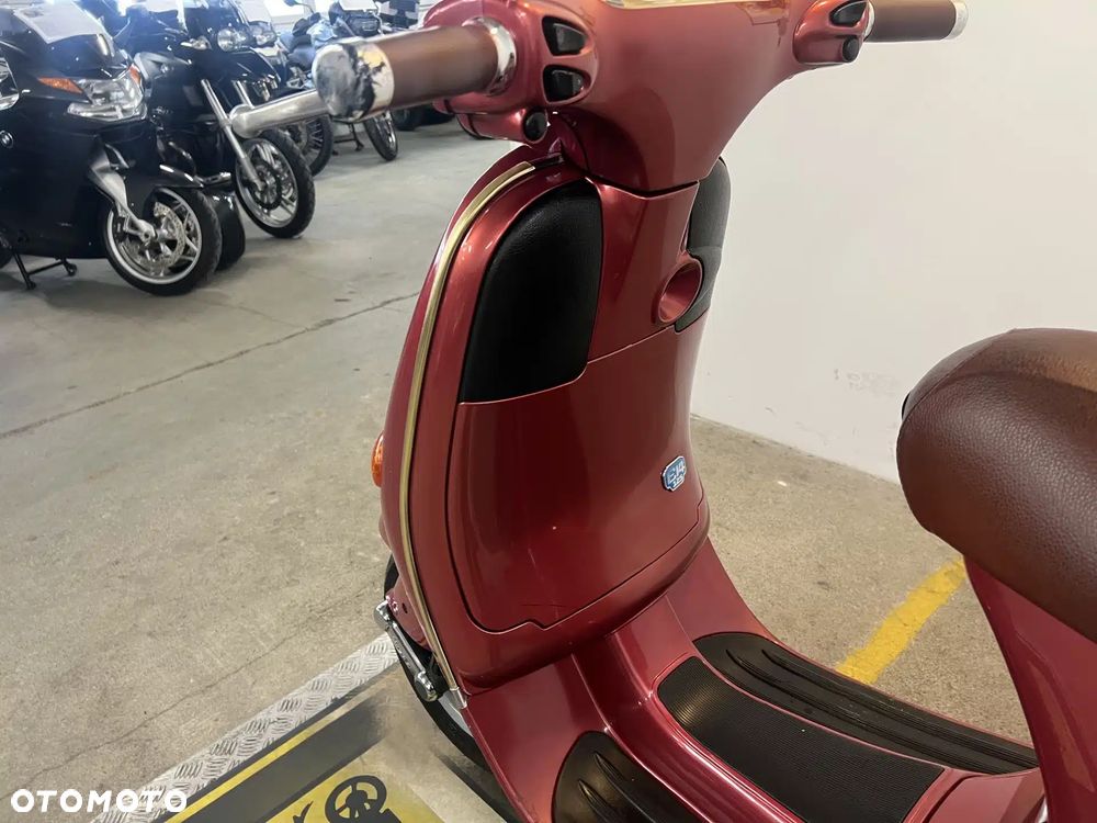 Piaggio Vespa - 21