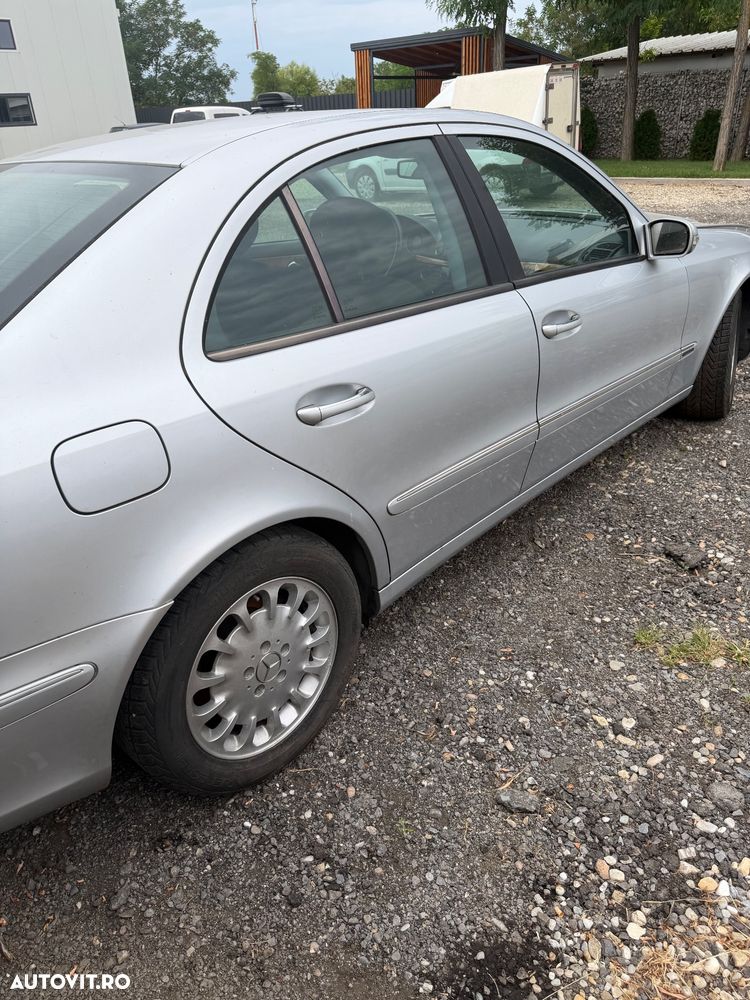 Mercedes-Benz E 200 KOMPRESSOR Automatik Elegance - 15
