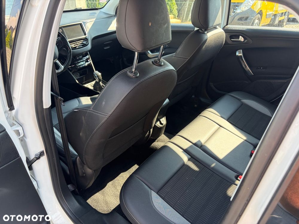 Peugeot 2008 PureTech 110 Stop&Start Style - 24