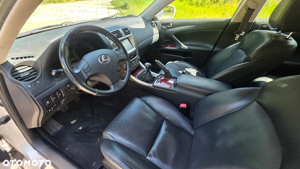Lexus IS 220 D Prestige - 9