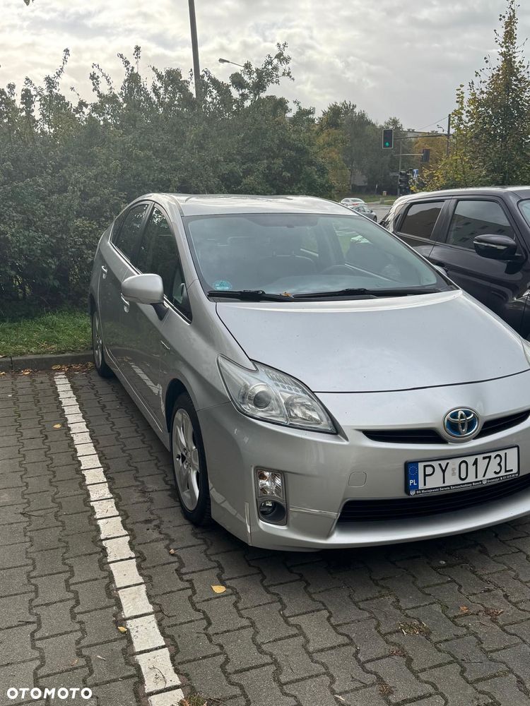 Toyota Prius (Hybrid) - 3