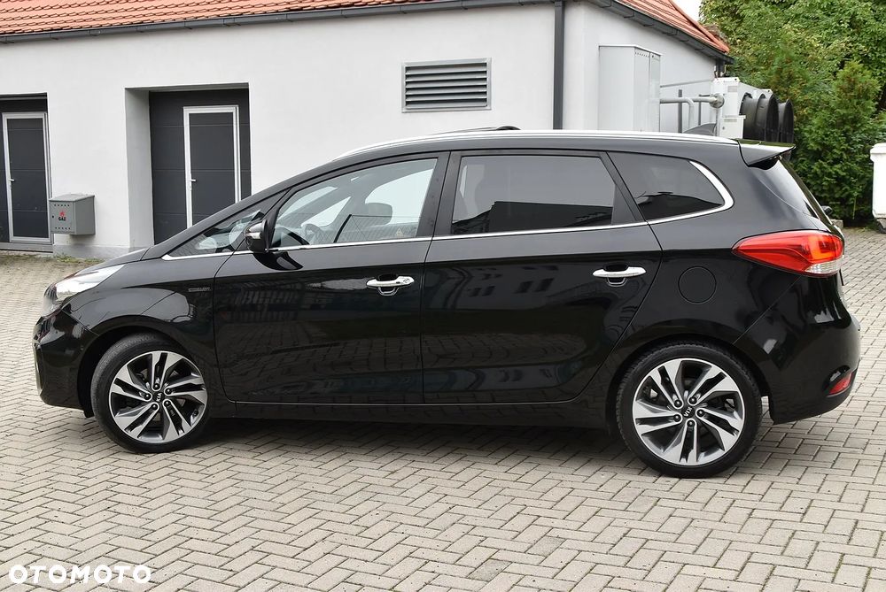 Kia Carens - 5