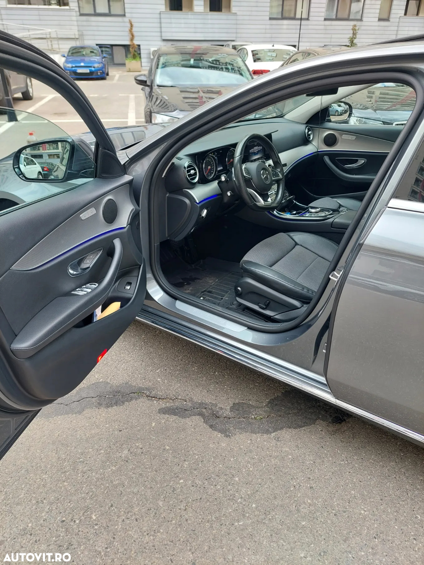 Mercedes-Benz E 200 4Matic T 9G-TRONIC - 14