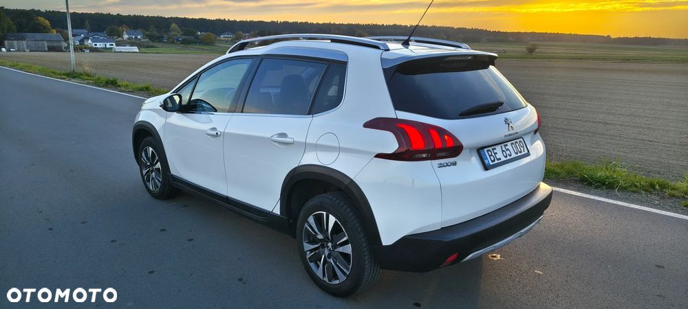 Peugeot 2008 - 8