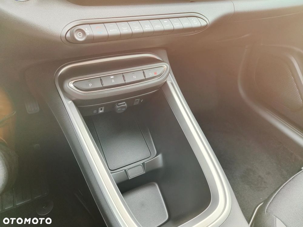 Jeep Avenger 1.2 T3 mHEV Altitude FWD eDCT6 - 23