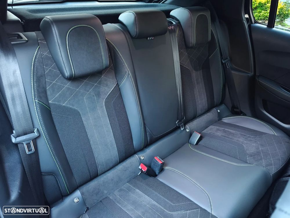Peugeot e-208 GT - 14