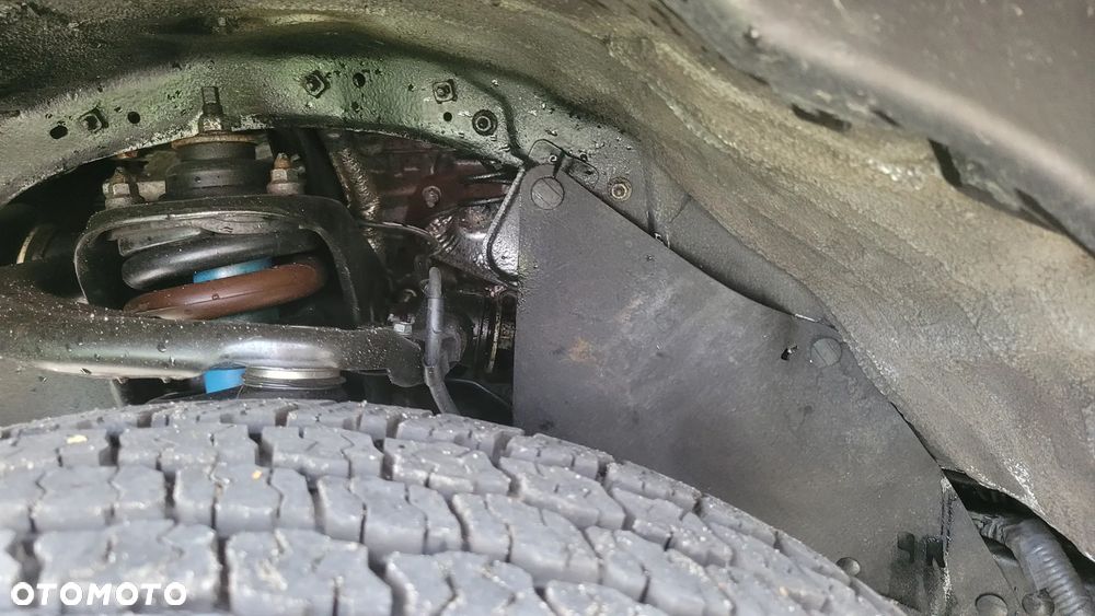 Toyota Tacoma - 14
