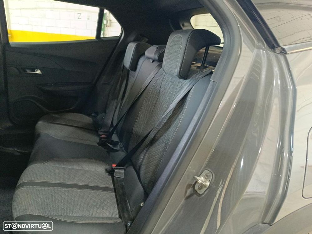 Peugeot 2008 1.2 PureTech Allure EAT8 - 9