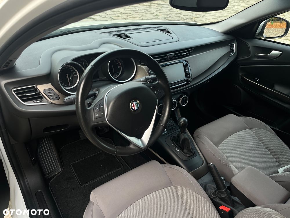 Alfa Romeo Giulietta - 8