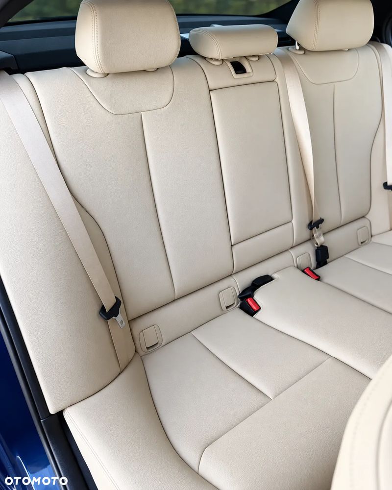 BMW Seria 3 330i Luxury Line sport - 17