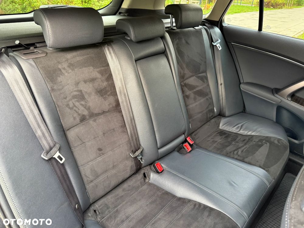 Toyota Avensis 1.8 Premium EU5 - 28