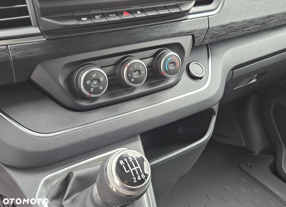 Renault Trafic - 14